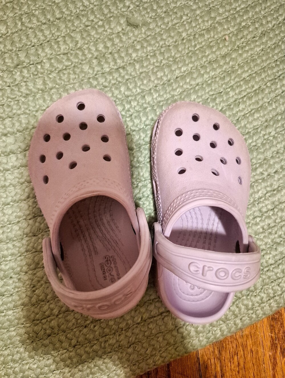 🌼$10 Purple Crocs